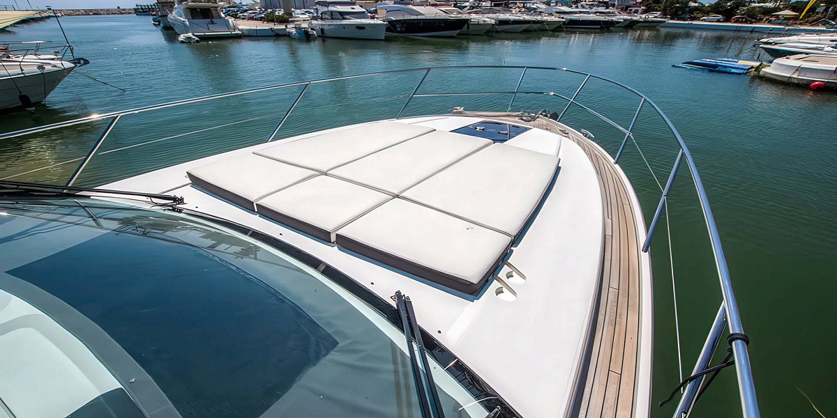 Аренда яхты Princess V39 на Пхукете | Extremalov Group